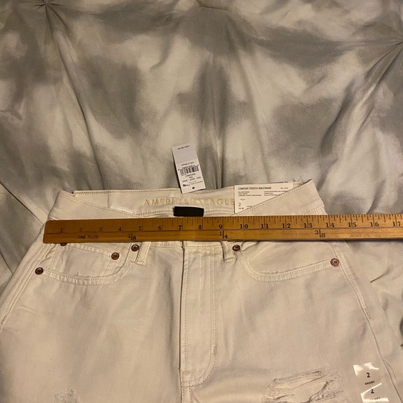 American Eagle ripped 90s boyfriend jeans - Picture 14 of 15